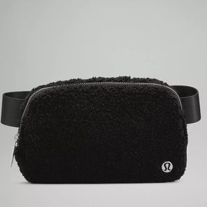 Lululemon Everywhere Fleece Belt Bag
